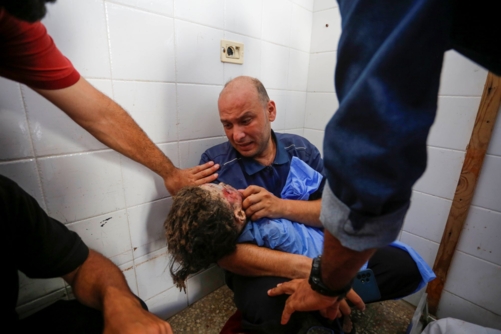 عيدٌ دامٍ بغزة جراء قصف العدو الصهيوني