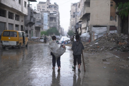 البرنامج " الإنمائي": الأمطار تُفاقم الأوضاع الإنسانية في غزة والملاجئ غير الآمنة تهدد الصحة