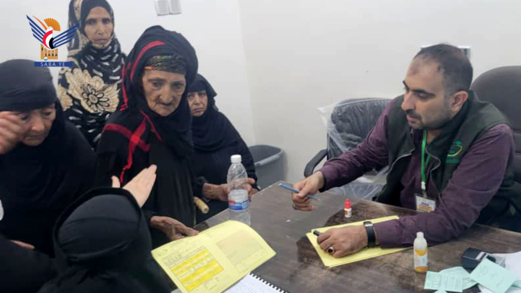 بدء أعمال المخيم مجاني للعيون بالمستشفى العسكري في تعز