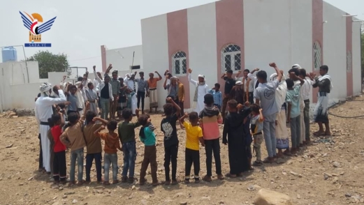 وقفات بالحديدة تأييدًا للقوات المسلحة في كسر الحصار وانتزاع الحقوق