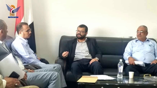 مناقشة التعاون بين وزارة الصحة والبيئة ومصلحة الضرائب والجمارك