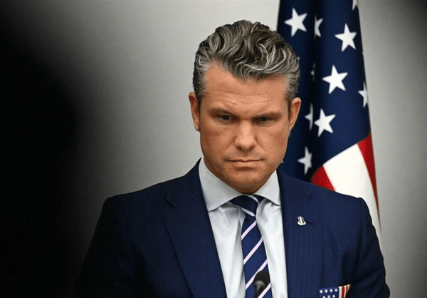 تقديم طلب لاستجواب وزير الحرب الأميركي بسبب مجزرة أطفال مدرسة "ميناب"