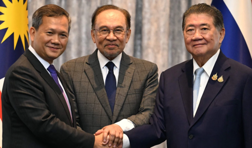 معابد النزاع وألغام الداخل: ماذا يحدث عند حدود كمبوديا وتايلاند؟