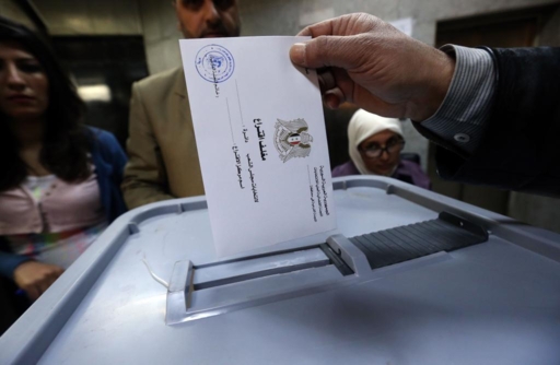 السوريون يتوجهون إلى المراكز الاقتراع للإدلاء بأصواتهم في الانتخابات التشريعية