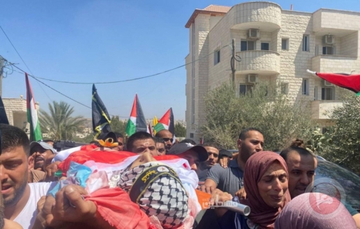 الفلسطينيون يشيعون جثمان الشهيد الطفل أبو الهيجا في بلدة اليامون 