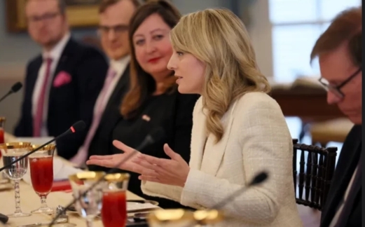 كندا تعلن وقف تصدير الأسلحة "للعدو الصهيوني"