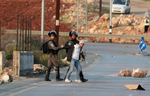 العدو الصهيوني يواصل اعتداءاته في الضفة الغربية مع اقتحامات للمستوطنين 