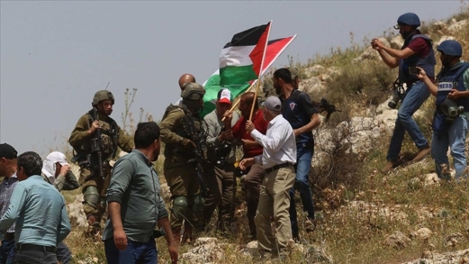 إصابة فلسطينيين في هجوم لمستوطنين صهاينة على حمصة الفوقا بالأغوار الشمالية