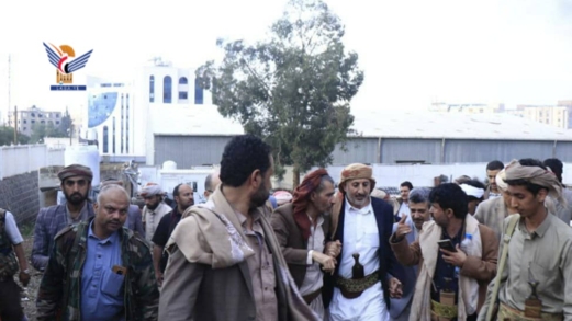 وزير النفط يطلع على أضرار العدوان الإسرائيلي بمحطة شركة النفط اليمنية