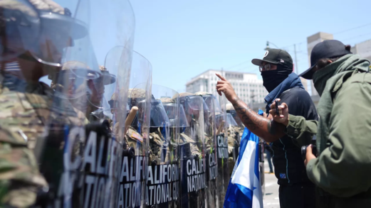 البنتاغون يؤكد نشر 700 جندي اميركي من مشاة البحرية في لوس أنجلوس