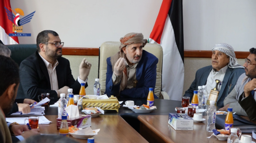 مناقشة آلية تعزيز التعاون بين وزارتي النفط والمعادن والصحة والبيئة