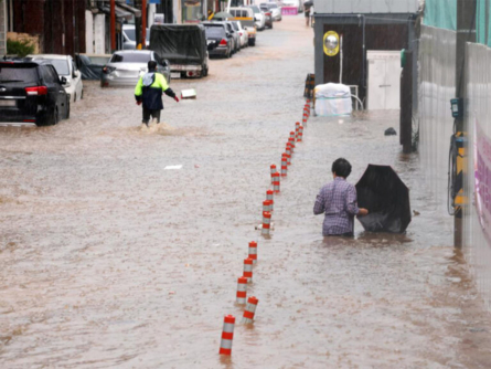 كوريا الجنوبية.. تواصل البحث عن مفقودين إثر الأمطار الغزيرة وارتفاع عدد الضحايا لـ19