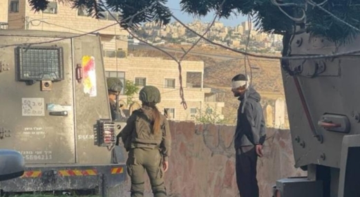 العدو الإسرائيلي يعتقل 32 فلسطينيا خلال مداهمات بالضفة الغربية والقدس