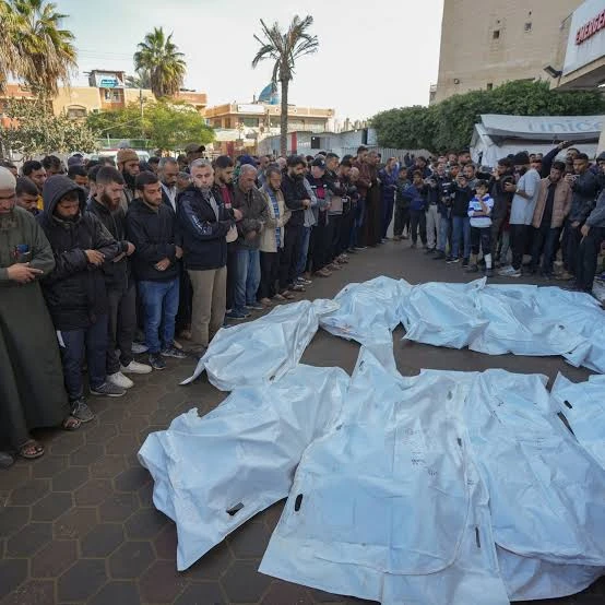 ارتفاع عدد شهداء الإبادة الإسرائيلية بغزة إلى 70 ألفا و942