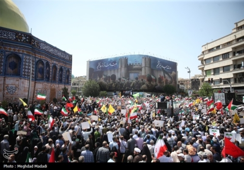 مسيرات تعم المدن الإيرانية تنديدًا بالعدوان الصهيوني