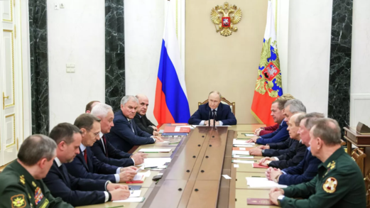 وزير الدفاع الروسي: من المناسب البدء فورا في الاستعدادات لإجراء التجارب النووية