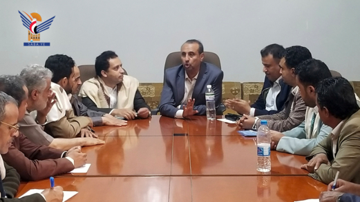 مناقشة سير العمل بقطاع السياحة