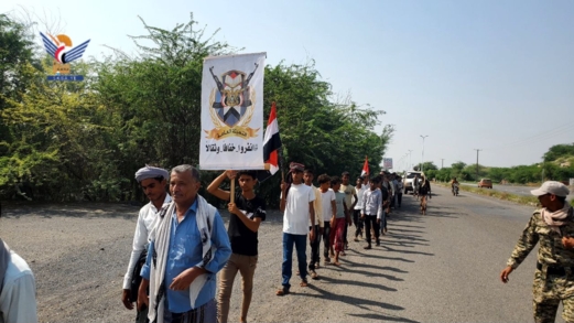 مسيرات راجلة لخريجي دورات "طوفان الأقصى" في عدد من مديريات الحديدة