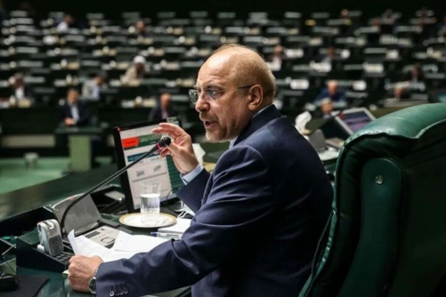 قاليباف: الشعب الإيراني يتحلى بالوعي ويقف في وجه العدو