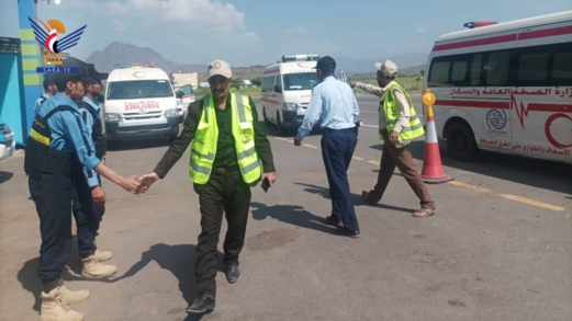 وزارة الصحة ترفد مرور الطرق في خط "صنعاء الحديدة " بثلاث سيارات إسعاف