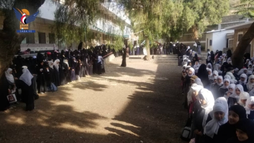 وقفات طلابية بمدينة المحويت تأييداً للقوات المسلحة
