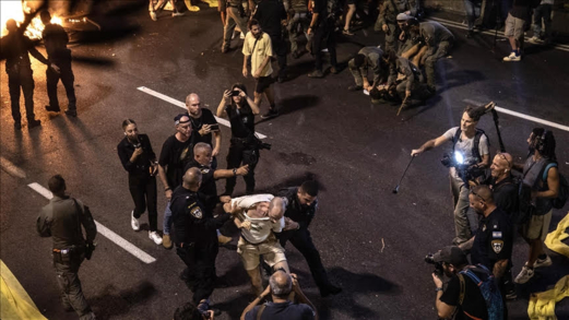 شرطة الاحتلال الصهيوني تقمع متظاهرين رافضين للحرب