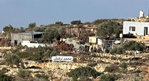 العدو الصهيوني يطلق الرصاص على قاطفي الزيتون شمال رام الله