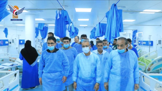 وكيل وزارة الصحة يطلّع على سير العمل في هيئة مستشفى الثورة بالحديدة