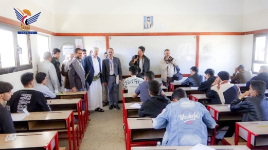 محافظ إب يتفقد اختبارات الثانوية العامة بالمحافظة 