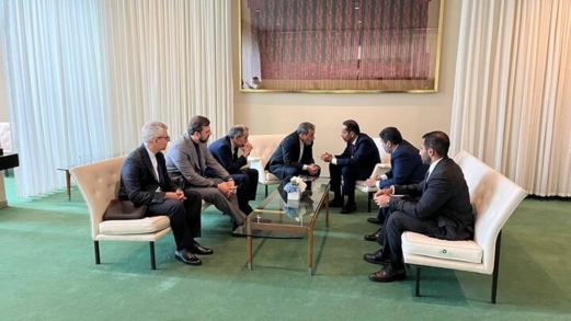 رئيس مجلس الوزراء وزير الخارجية القطري يجتمع مع وزير الخارجية الإيراني