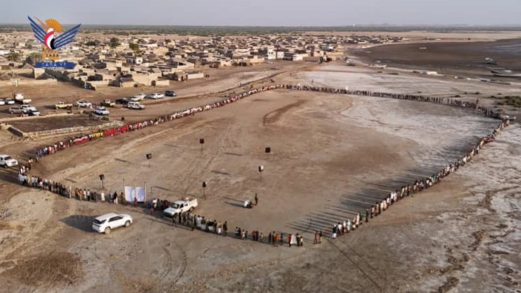 وقفة لقبائل مديرية المنيرة بالحديدة لإعلان النكف والنفير في مواجهة الأعداء