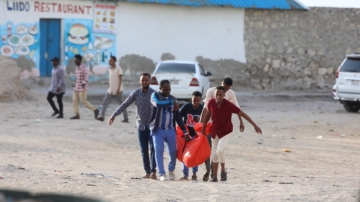  الصومال: ارتفاع حصيلة الهجوم الانتحاري عند شاطئ مقديشو إلى 32 قتيلاً