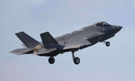 مظاهرة في هولندا ضد شركة تصدر قطع غيار مقاتلات “إف-35” للكيان الإسرائيلي