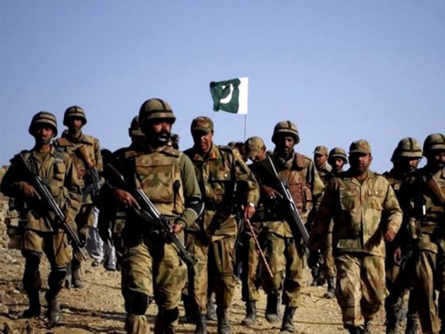 الجيش الباكستاني يعلن مقتل 24 مسلحاً في عمليتين شمال غربي البلاد