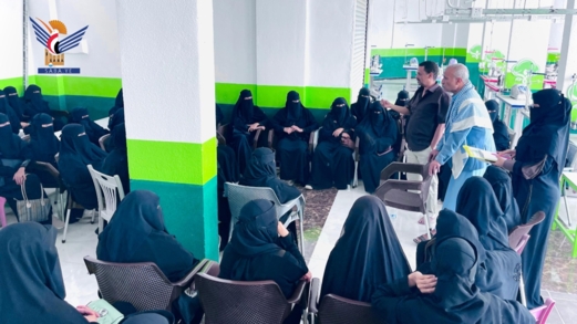 مغلس يطّلع على سير أعمال تدريب وتأهيل الأسر الفقيرة بمعمل نماء