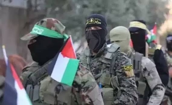 أمن المقاومة الفلسطينية يعلن اعتقال عميلين من العصابات العميلة وسط قطاع غزة