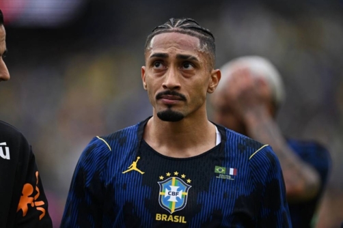 برشلونة يعلن غياب البرازيلي رافينيا لخمسة أسابيع بسبب الإصابة