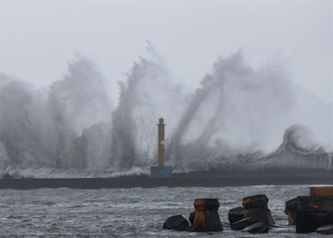 تايوان تستعد لوصول الإعصار غايمي إلى البر