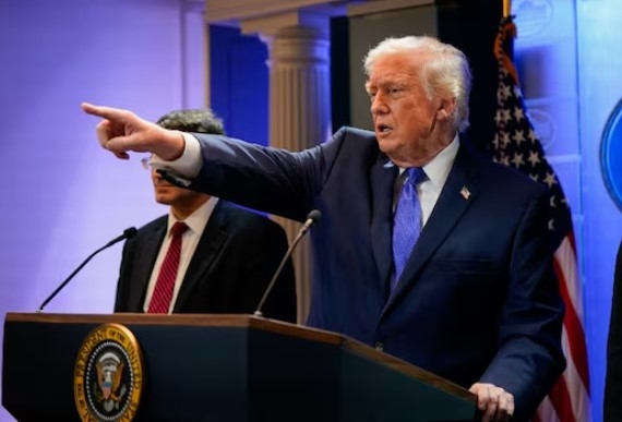 ترامب يتحدى المحكمة العليا الأمريكية: سأوقع أمراً بفرض رسوم جمركية عالمية تبلغ 10%