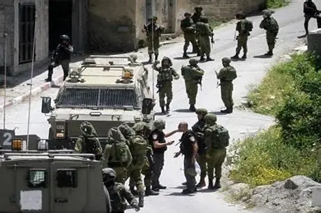 العدو الإسرائيلي يعتدي على فلسطيني على حاجز جنوب نابلس.. ويقتحم بلدتي يعبد واليامون في جنين