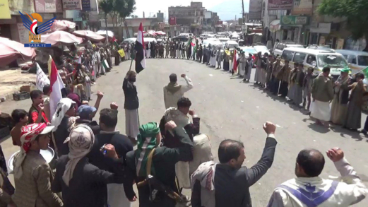 وقفة ومسيران مسلحان بمديرية معين بأمانة العاصمة إعلانا للجاهزية والنفير العام 