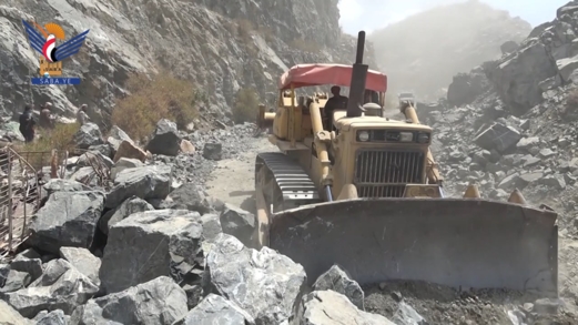 فيديو | محافظا البيضاء وأبين يفتتحان طريق عقبة ثرة - مكيراس لودر