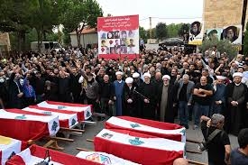 استشهاد 12 لبنانيا وإصابة 23 آخرين في غارات للعدو الصهيوني على عرمون والسعديات وبعلبك