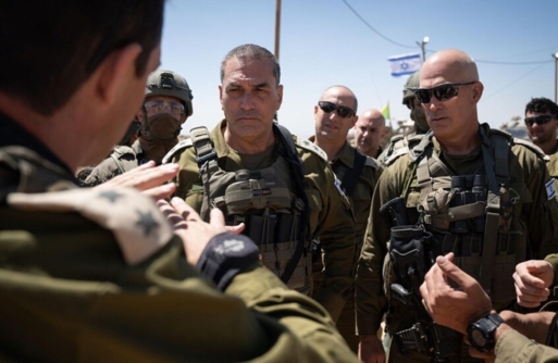 مواجهة كلامية حادة بين كبار المسؤولين السياسيين والعسكريين الإسرائيليين، خلال اجتماع أمني بشأن غزة