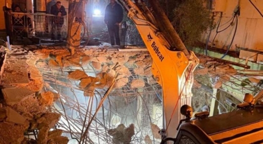 العدو الإسرائيلي يجبر مقدسياً على هدم منزله ذاتياً