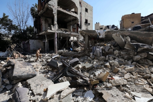 إنقاذ عائلة فلسطينية حوصرت 37 يوما شرق خان يونس جنوب غزة