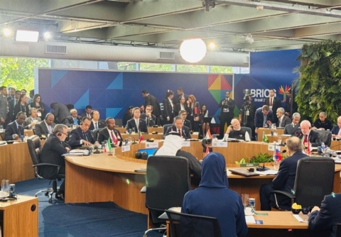 عراقجي: الهجمات الإسرائيلية الطائشة والعدوانية تحمل مخاطر إنسانية وبيئية جسيمة