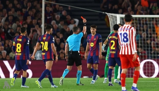 برشلونة يحتج أوروبياً ويطالب بكشف تسجيلات الـVAR بعد مواجهة أتلتيكو