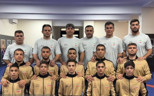 منتخب إيران للناشئين في المصارعة الحرة يحرز لقب بطولة آسيا