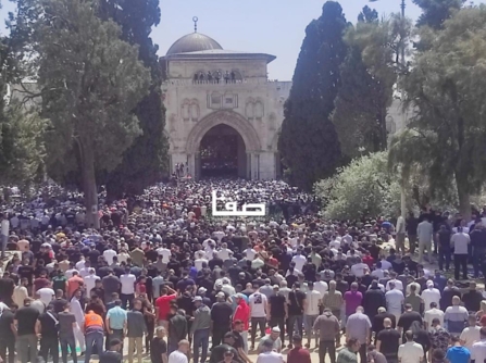30 ألفا يؤدون صلاة الجمعة في المسجد الأقصى